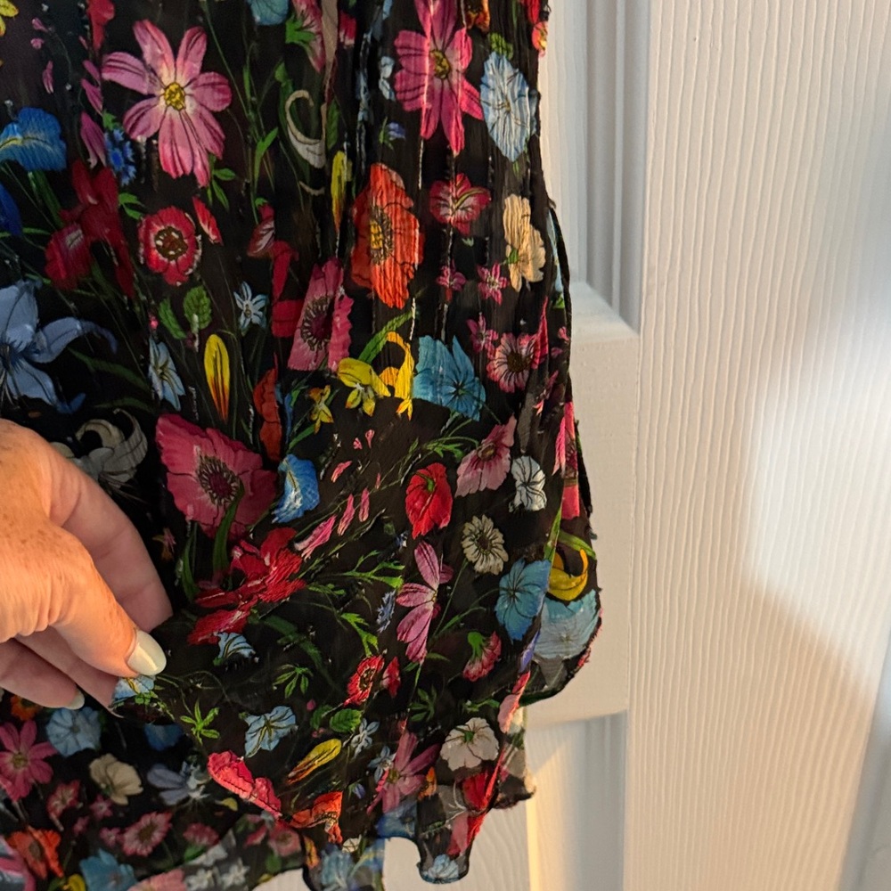 Floral Black Blouse - Picture 3 of 4